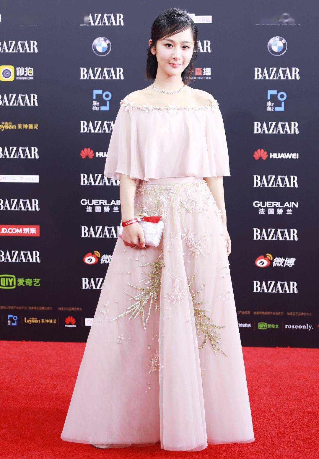 女明星|杨紫，与关晓彤土得不相上下