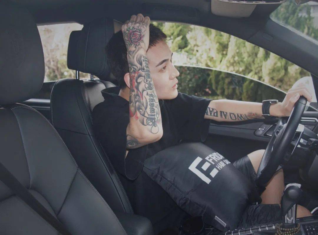 天马行空|素素探店 | 经常被“天马行空”的TONY老师伤害？这位靠谱90后资深发型师安利给你！