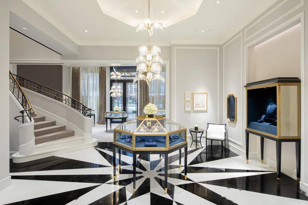 Fendi|七夕预热！Fendi咖啡馆、Dior限时店，大牌打堆来成都过节