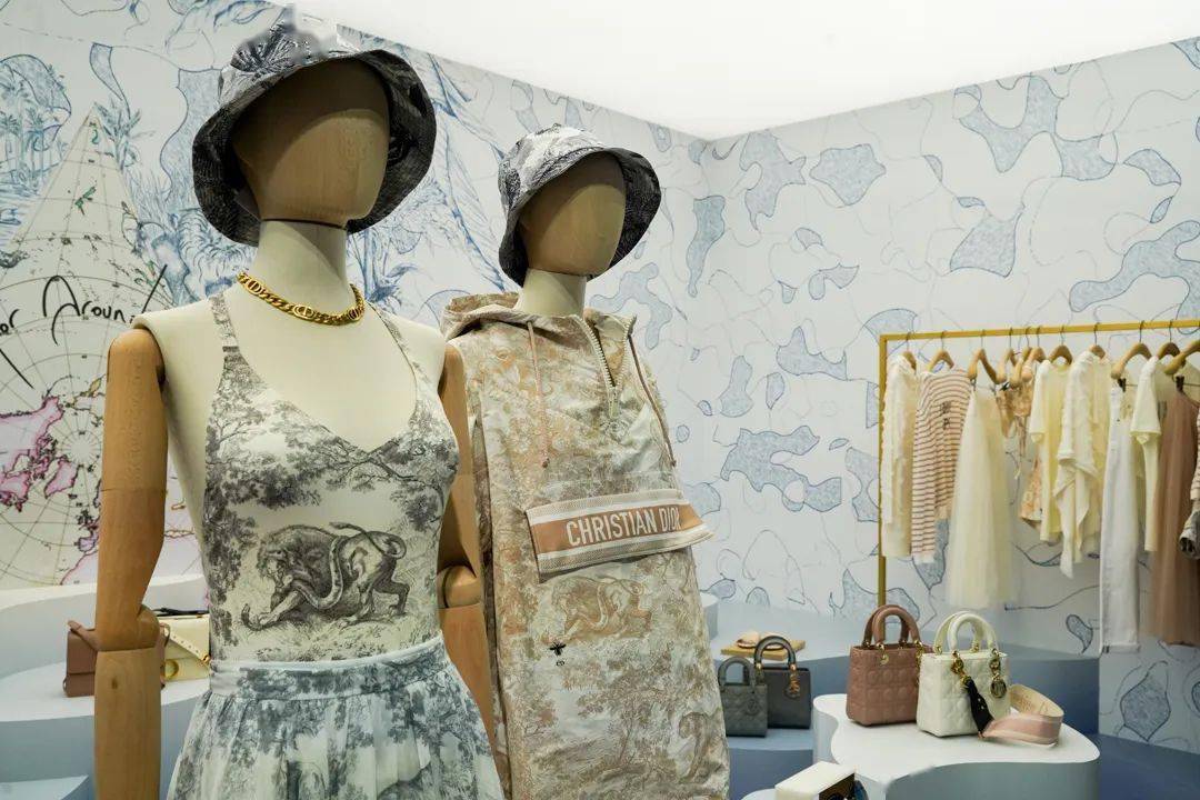 Fendi|七夕预热！Fendi咖啡馆、Dior限时店，大牌打堆来成都过节