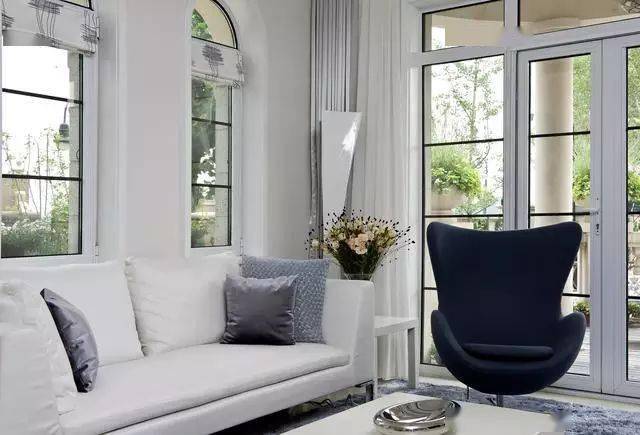 实景|450平挑空别墅实景，虽然是简约风格但是很华丽