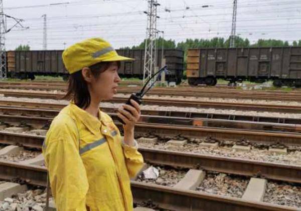 通信员|又美又飒！看“兵姐姐”变装