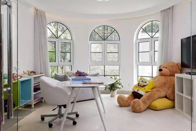 实景|450平挑空别墅实景，虽然是简约风格但是很华丽