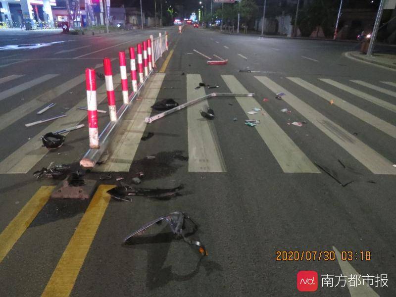 头盔|闯红灯！不戴头盔！遮挡车牌！江门女子醉驾飞驰撞上护栏