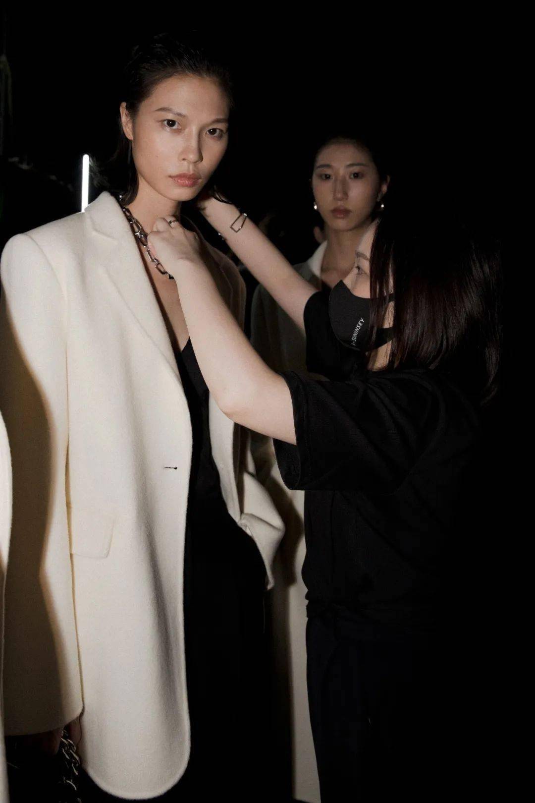 流转|ES MODISH 品牌专场秀 | 一手 · SUN IN SKY国际时尚周(暨SUN IN SKY第七届发布周)