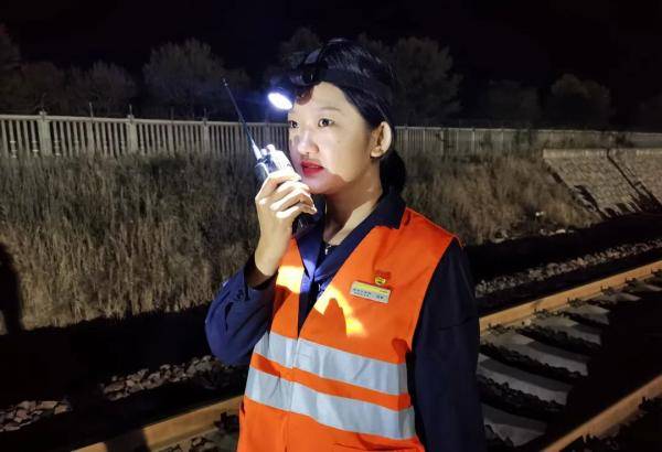 通信员|又美又飒！看“兵姐姐”变装