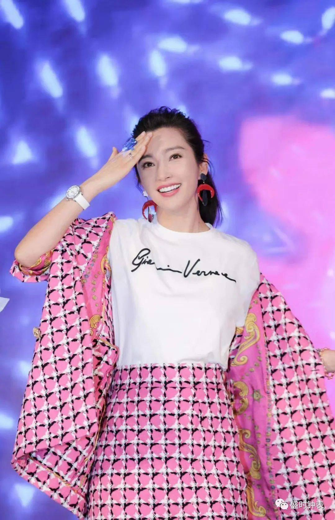 防水|夏天玩水戴什么表？防水吸睛少不了