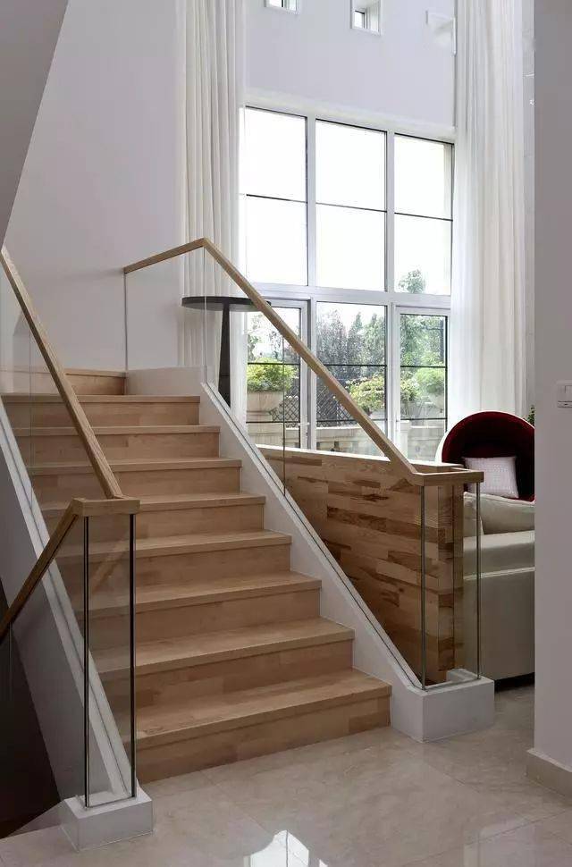 实景|450平挑空别墅实景，虽然是简约风格但是很华丽