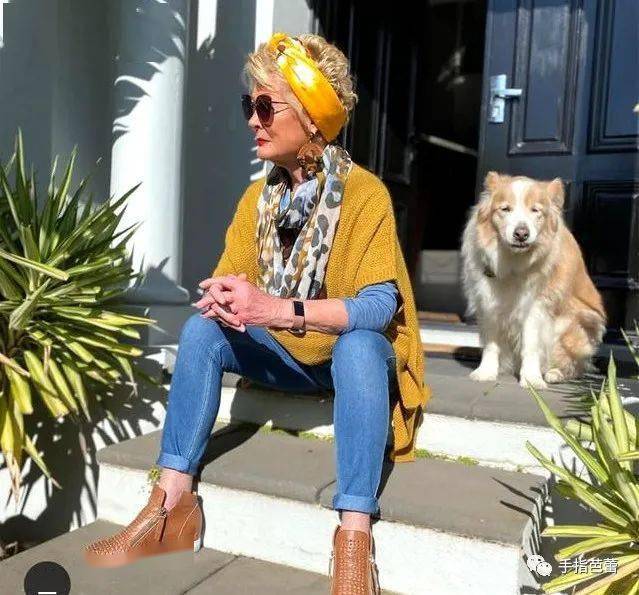 围巾|围巾绑头上是种什么时尚？60多岁老太太教这个居然有四十多万粉丝