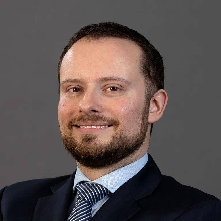 苹果|国际金价再创新高；Q2美国GDP暴跌32.9%；苹果重回全球市值第一；柯达一周累涨逾900%|一周国际财经