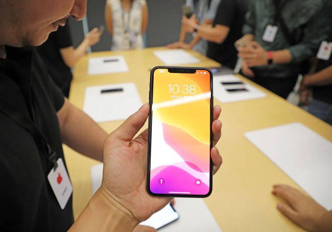 苹果|国际金价再创新高；Q2美国GDP暴跌32.9%；苹果重回全球市值第一；柯达一周累涨逾900%|一周国际财经