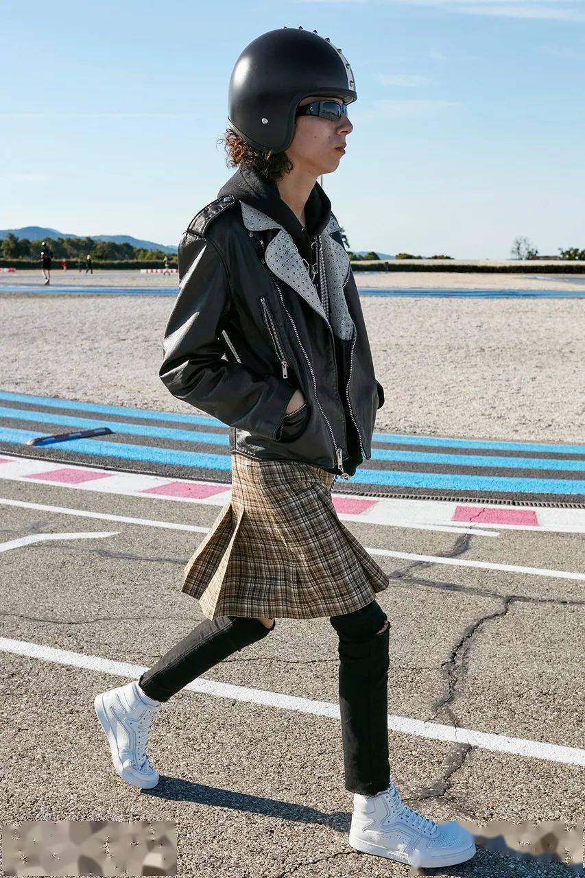 Heron|2020Q2最火品牌一览 | Heron Preston出任电竞顾问 | 陈冠希最新杂志封面