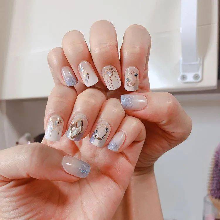 牛仔裤|打败万茜、宁静的王霏霏竟然是个ZARA女孩，想get她的49元同款T！