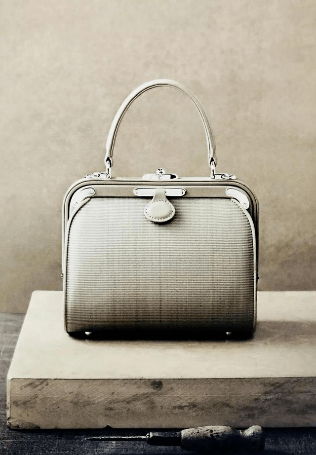 王漫妮|人生第一个包怎么选才不后悔？看王漫妮和梁爽就知道了