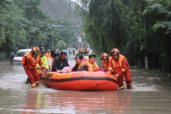 一线|15张照片带你走进抗洪抢险救援一线……