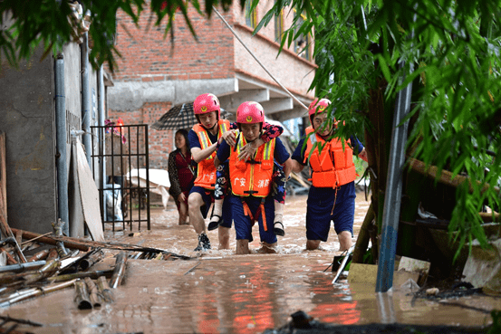 一线|15张照片带你走进抗洪抢险救援一线……
