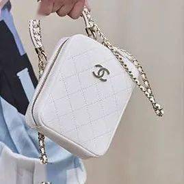 衣品好|《虽然是神经病但没关系》，衣品好就好！