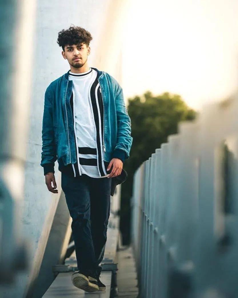 Tiagz|CELINE 请网红拍广告，百万级修图P成标准男模…