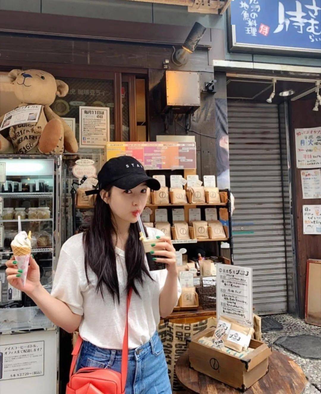 眼影|新趋势的“好感妆”怎么画？Jennie：我来教你！