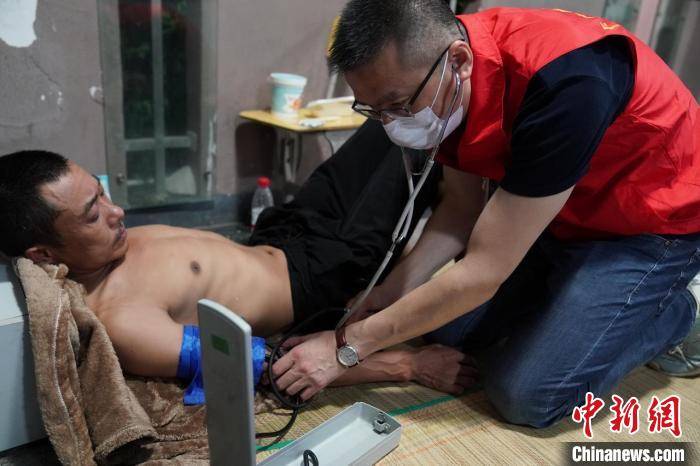 钟新|“黑格比”登陆浙江：向险而行筑屏障 众志成城御风雨