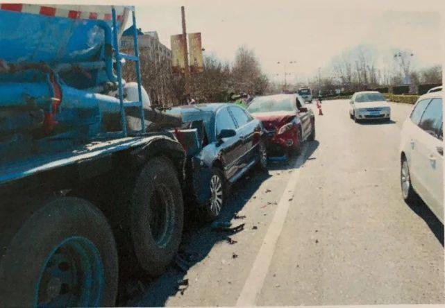 保险索赔|戏精！天津发生三车追尾事故，竟是团伙骗保：多次追尾、加速追尾、变道追尾...