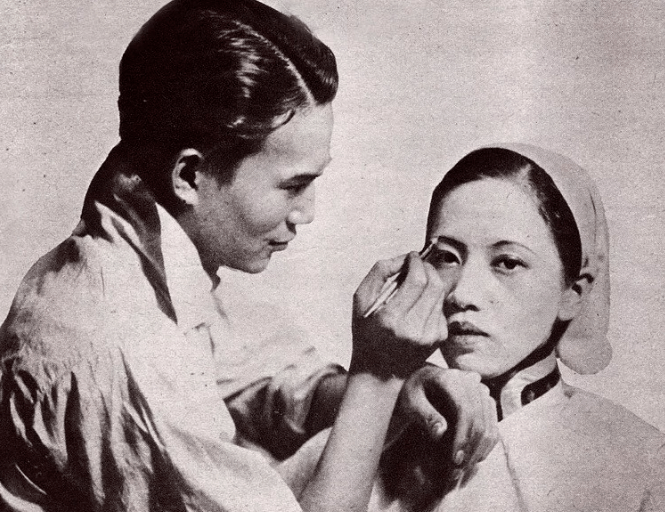 宁静剃掉粗眉变成铅笔眉,原来女生都被韩式平粗眉耽误了颜值 宁静剃掉粗眉变成铅笔眉,原来女生都被韩式平粗眉耽误了颜值