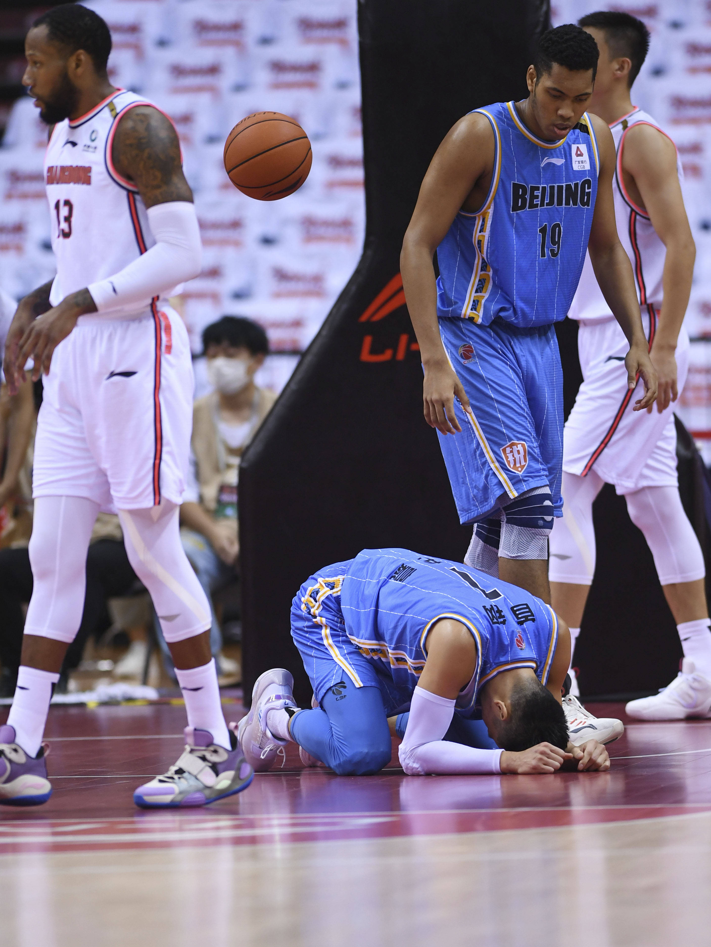 东莞|篮球——CBA半决赛：北京首钢不敌广东东莞银行