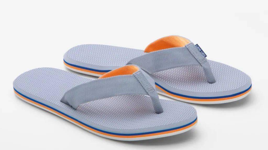 拖鞋|700块一双的潮牌拖鞋帝国是如何建成的?