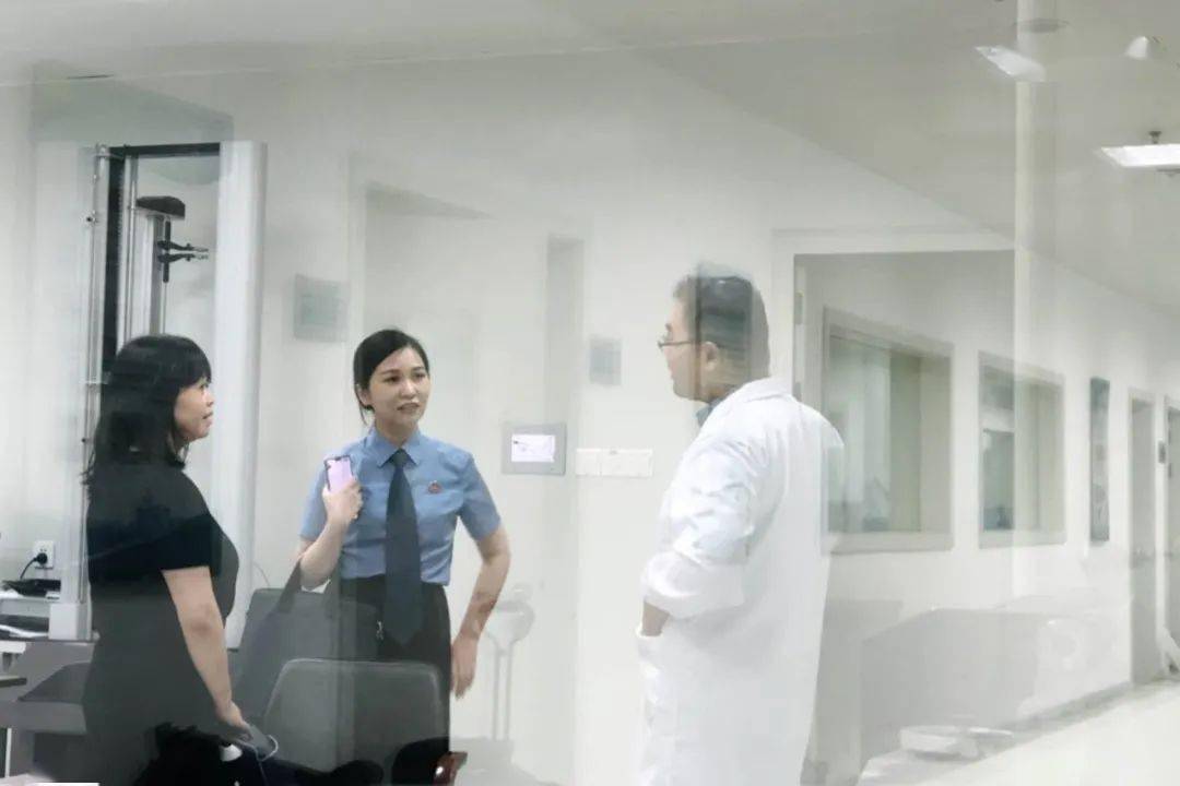 个人口罩案_戴口罩的卡通图片