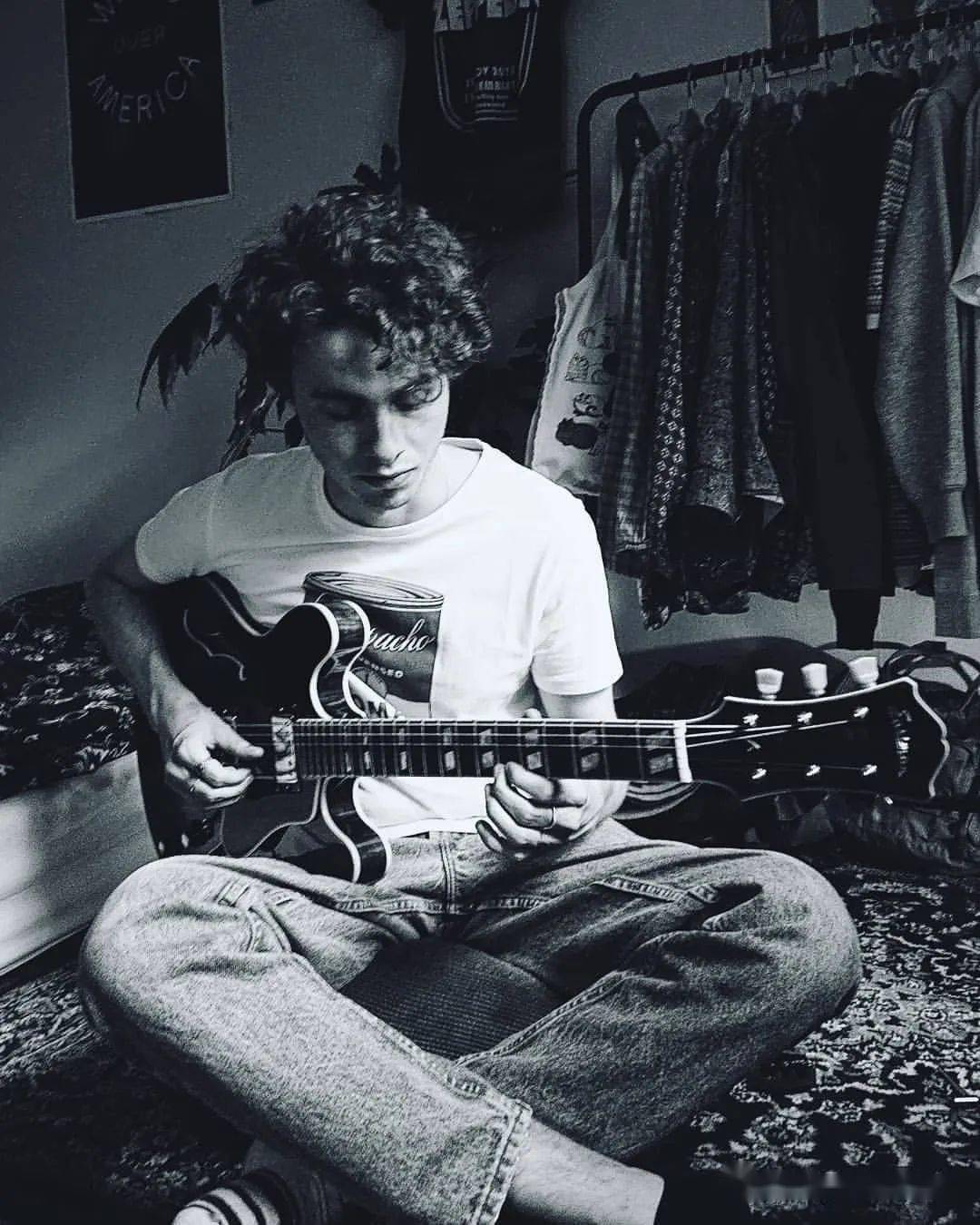 音质|【乐器小百科】挑选一把吉他，最基本要分清楚音量、音质和音色