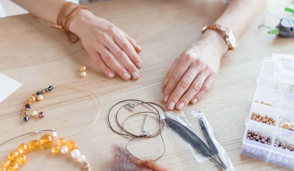 张文龙|不单纯的皮筋