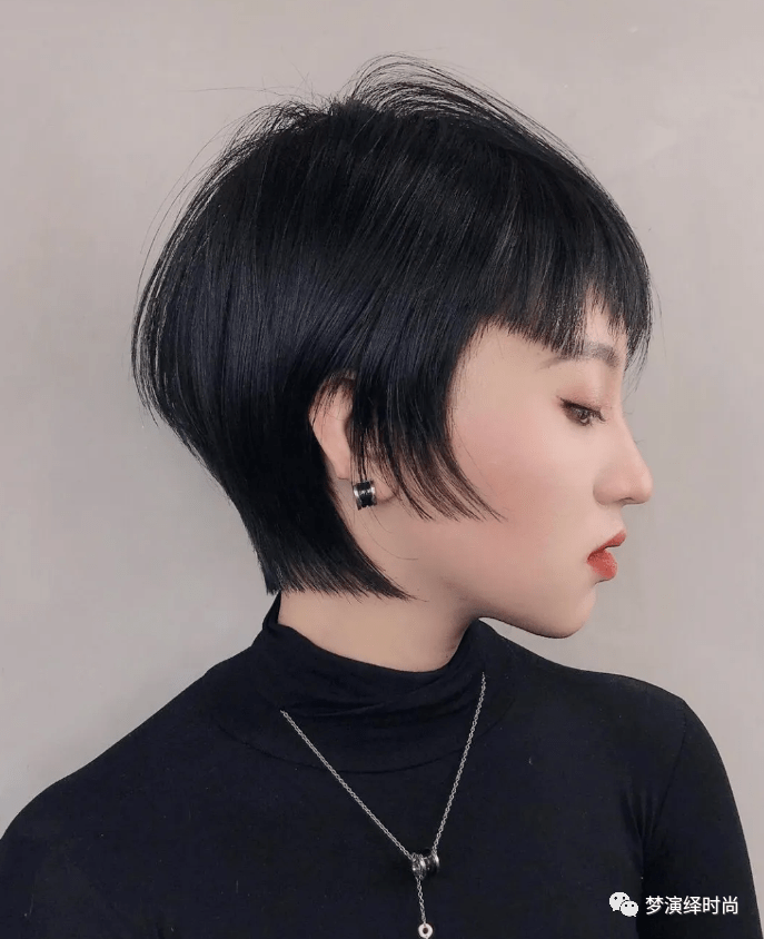 太阳成集团tyc|
2020盛行“5星好评”短发(图14)