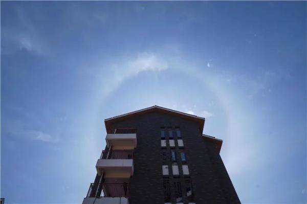 遂宁|太阳戴了“美曈”？今天，遂宁上空出现“日光晕”奇观！