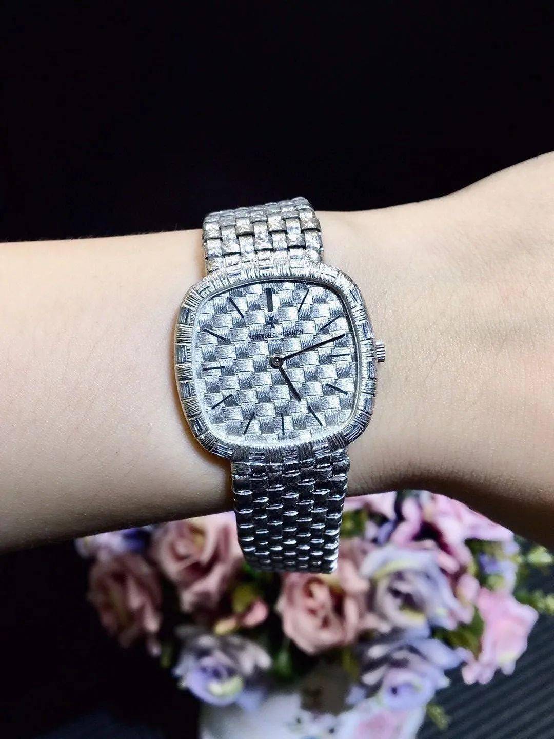 子和|布达拉宫用了多少吨金子和珠宝用来装饰呢？说出来你都不敢相信