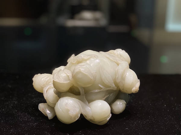 杭博|杭博精品玉石器在沪展出：有良渚古玉，也有明龙纹青玉?尾