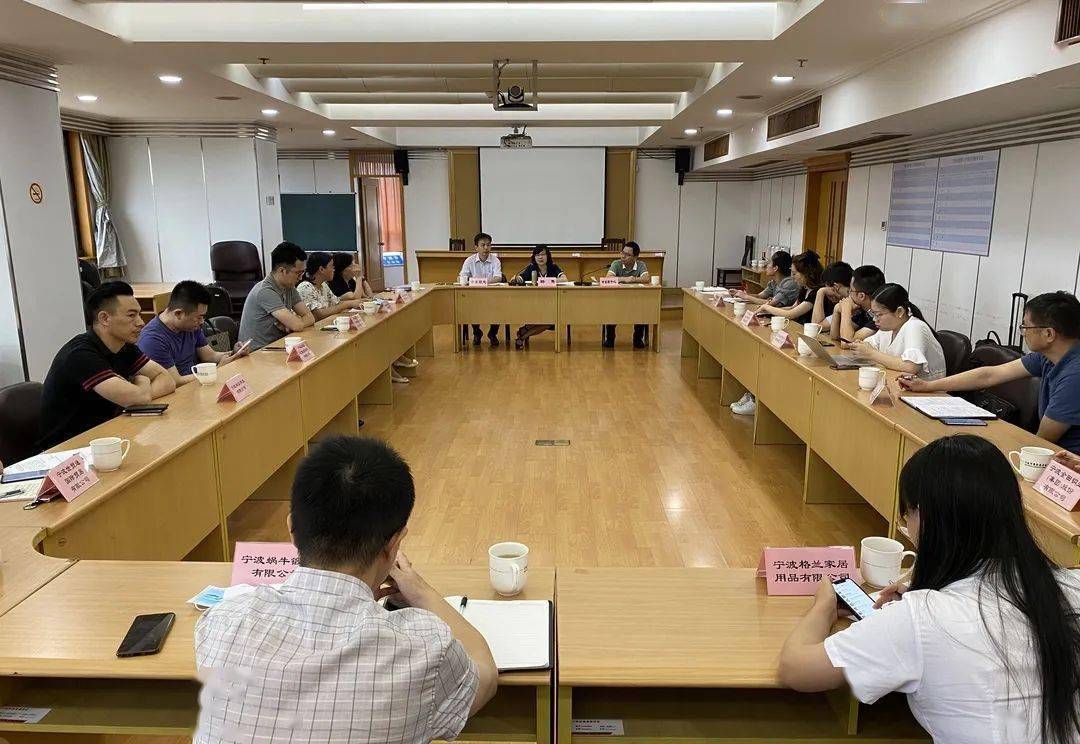 中东欧17国人口经济总量_中东欧17国(3)