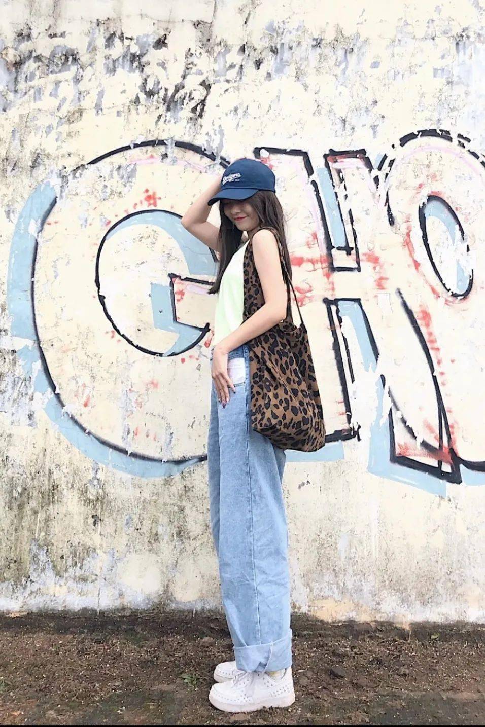 包包|谁说背帆布包的王漫妮，只配给太太圈端茶送水？