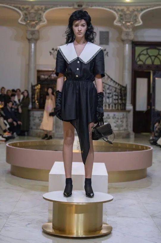 时装|想做不撞衫大赛的冠军，你还缺一件格鲁吉亚的时装