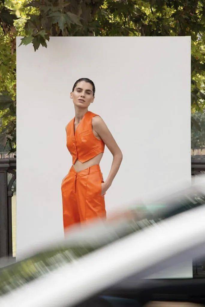 时装|想做不撞衫大赛的冠军，你还缺一件格鲁吉亚的时装