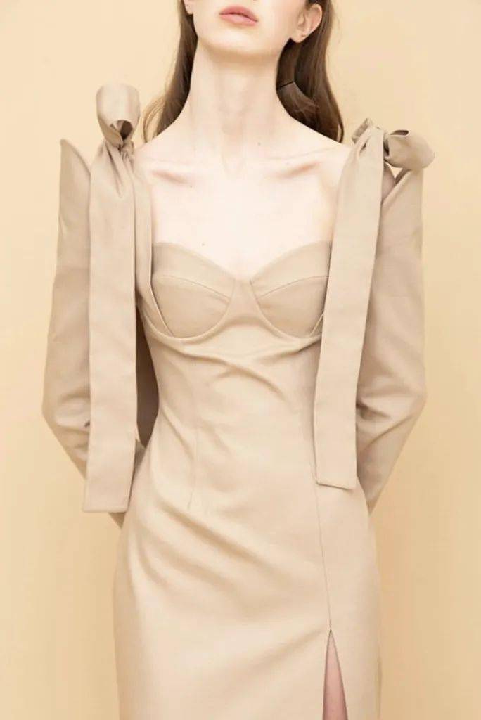 时装|想做不撞衫大赛的冠军，你还缺一件格鲁吉亚的时装