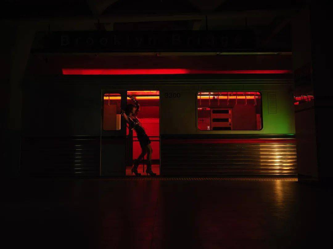 uth|你妆啥 | 我们瞒着王菲拍了她