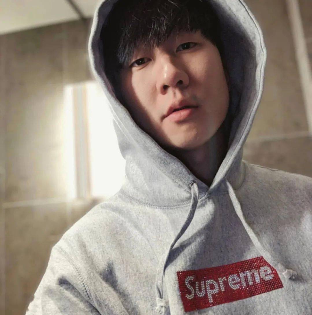 石头|保安集合：Supreme x ＂石头岛＂联名确认，TNF＂皮草＂等5大合作款发售！