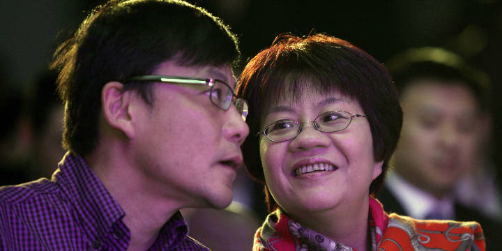 李国庆之子不再旁观“庆渝乱”    将父母告上法