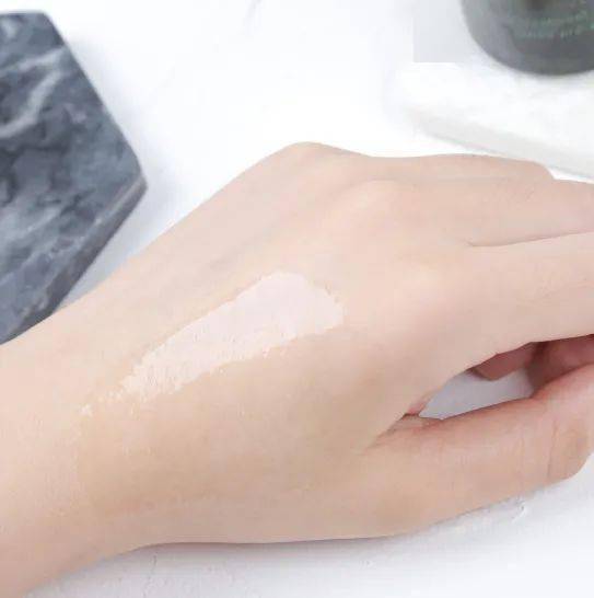 艾派德|爽肤水？柔肤水？精华水？苟命啊，我到底该怎么选？！