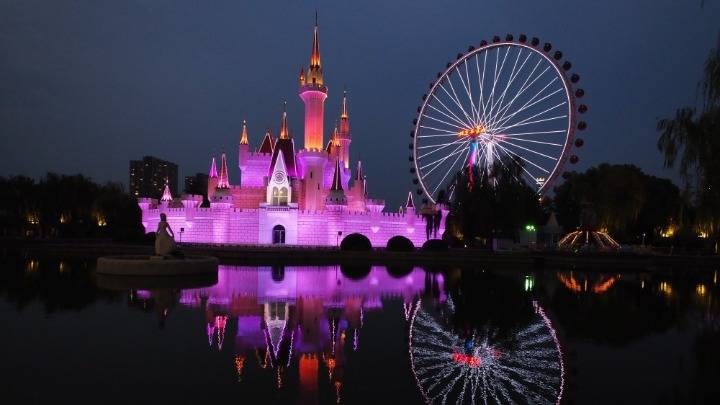 北京石景山游乐园夜景.cicphoto/杜建坡 摄