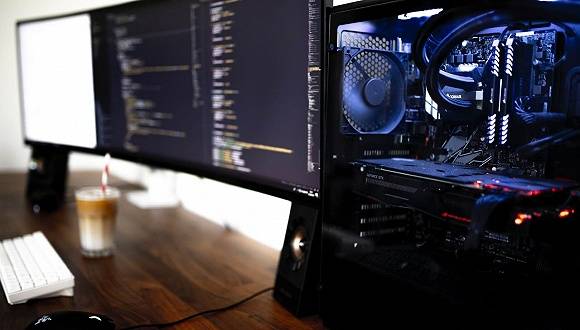 虎牙|虎牙CEO内部信回应：将谨慎评估与斗鱼合并提议