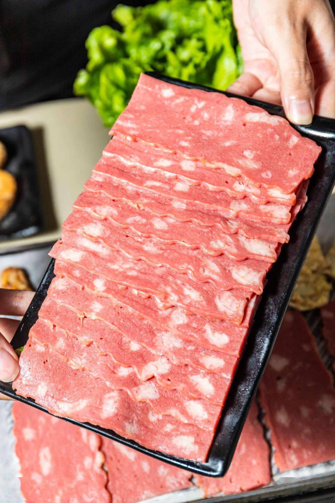 五花肉|这家烤肉店，凭着一口烤酸菜五花肉，圈了无数粉！藏在城院附近