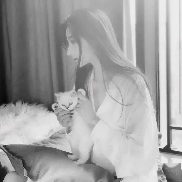 什么人用黑色头像 70d7b70e32694d7ca33e05418d03026d.jpeg