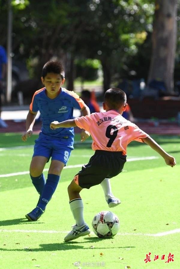 詹松|足球小将精彩对抗