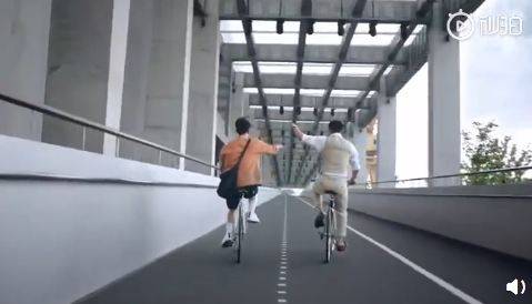 微博|七夕卖货广告这一幕，卡地亚硬说成“父子”